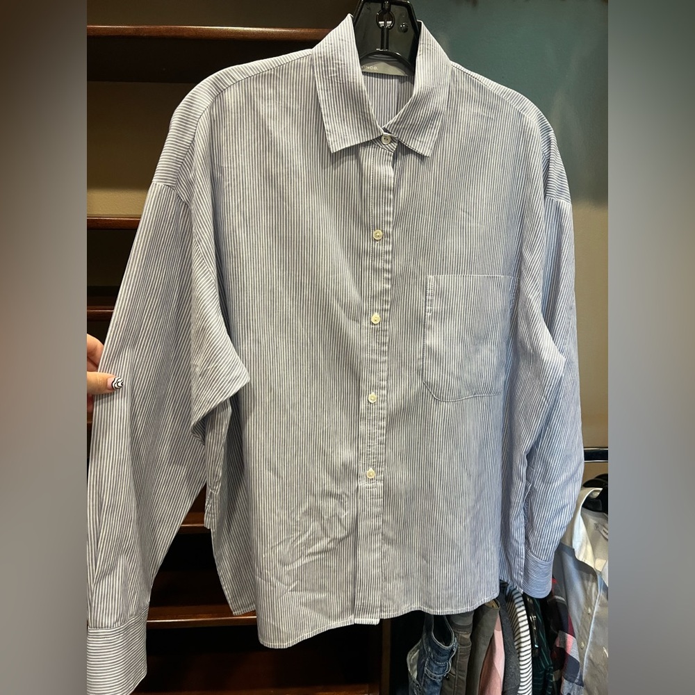 Vince Women’s Blue and White Striped Button Down Shirt